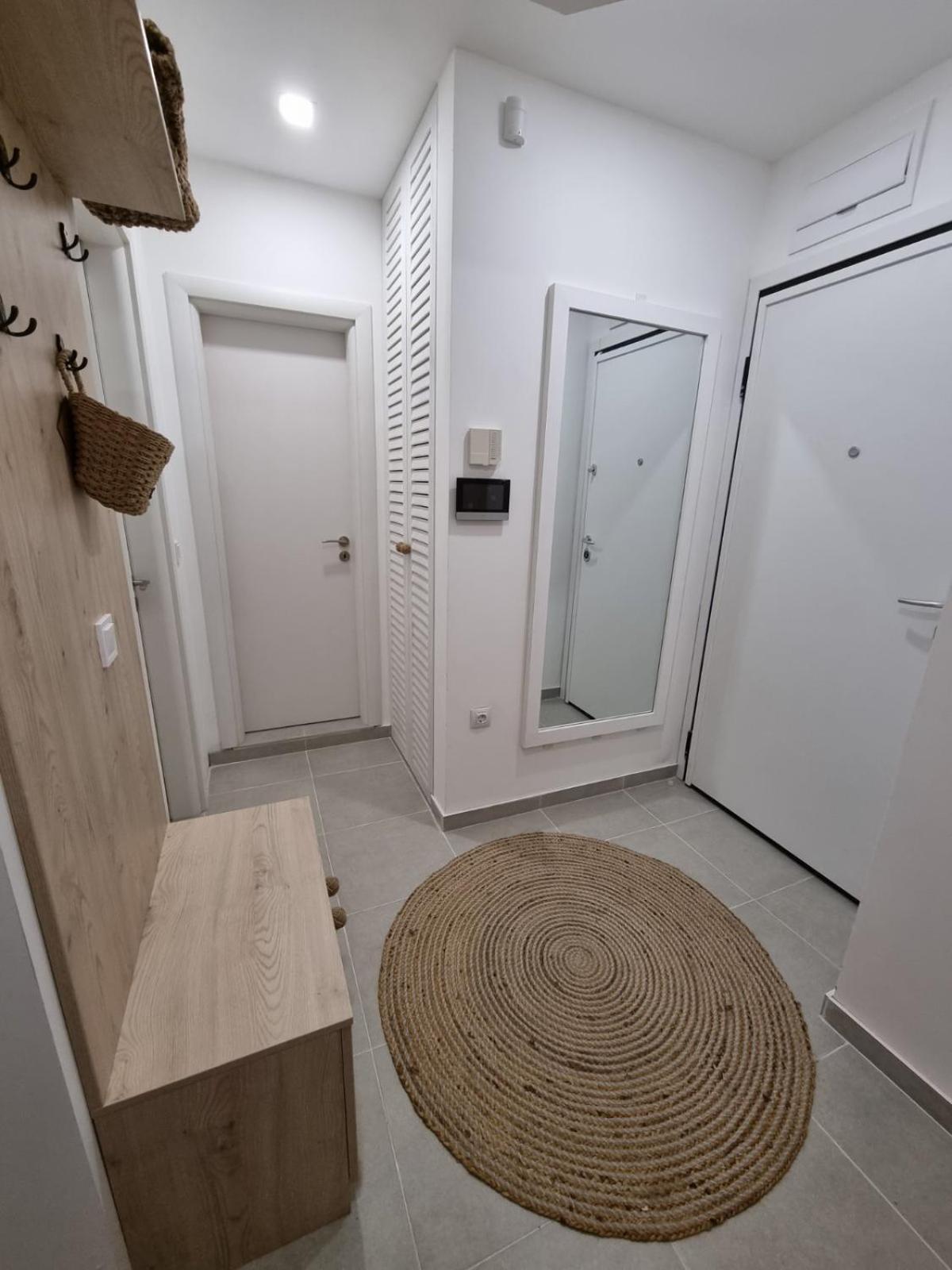 Apartment Polina - 2Bd Next To Sea Garden Varna ภายนอก รูปภาพ